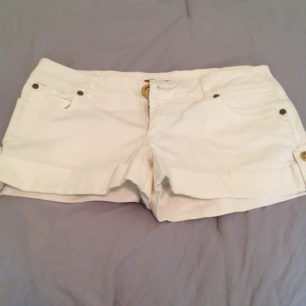 Arden B White Cotton Shorts